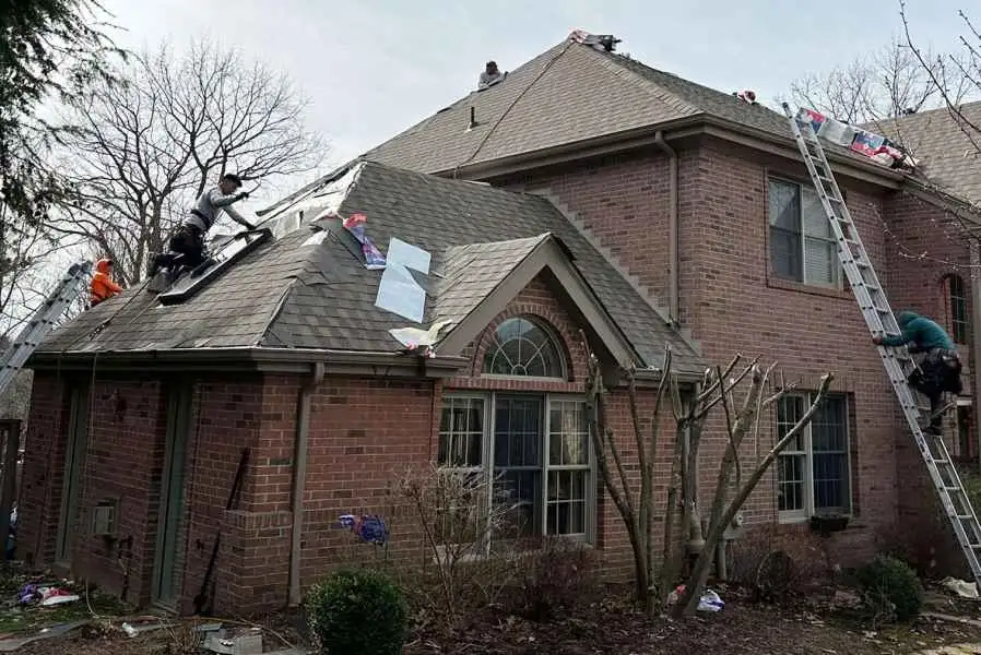 Replacing a roof in Fox Chapel